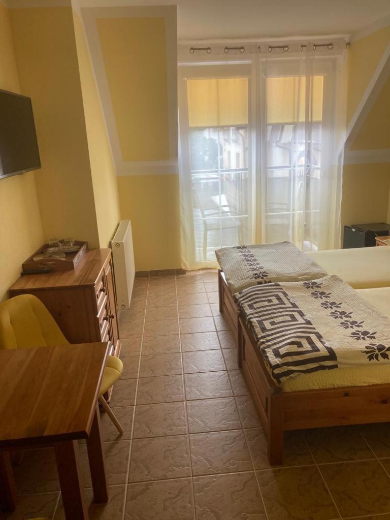 Apartamento Pod Delfinem Rewal Exterior foto