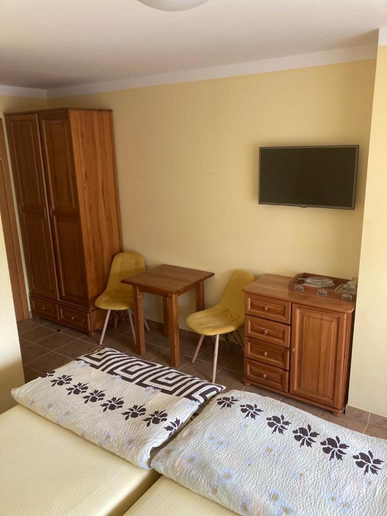 Apartamento Pod Delfinem Rewal Exterior foto