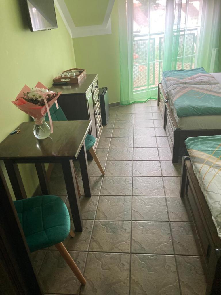 Apartamento Pod Delfinem Rewal Exterior foto