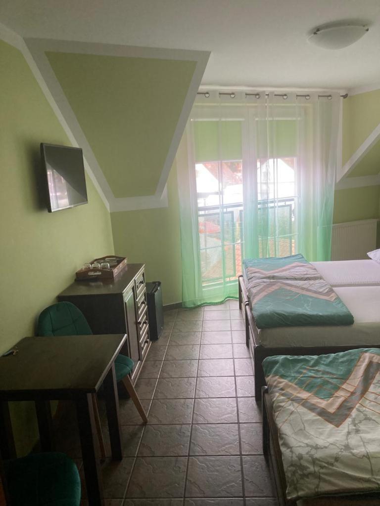Apartamento Pod Delfinem Rewal Exterior foto